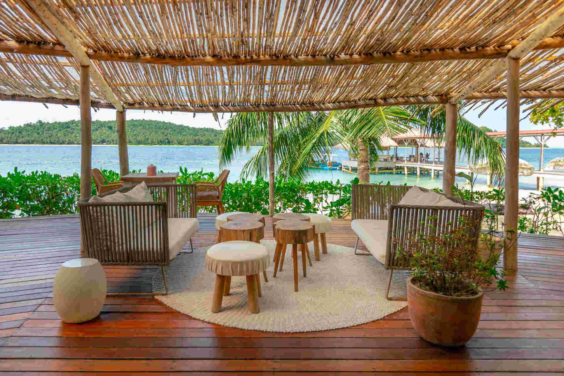 beachfront dining in the mentawai islands - aloita resort